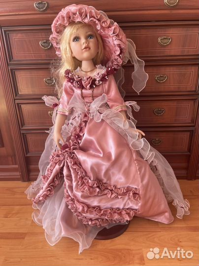 Кукла фарфоровая большая