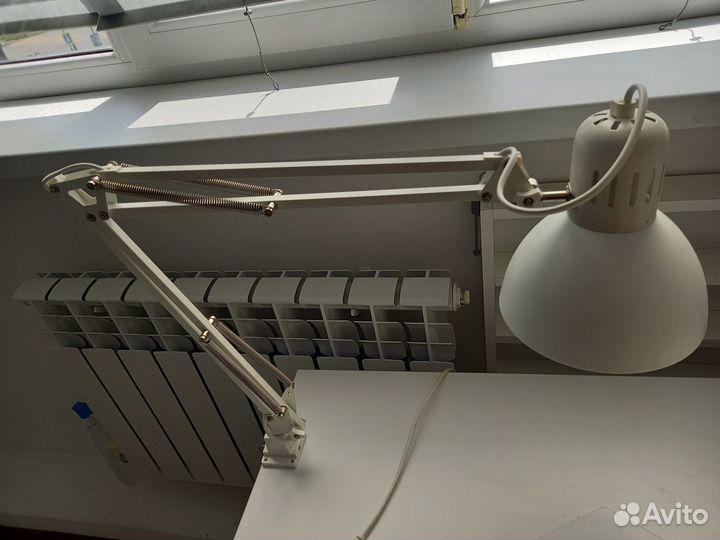 Лампа настольная на струбцине