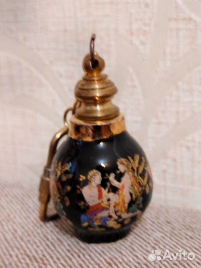 Винтажный флакон для коллекции