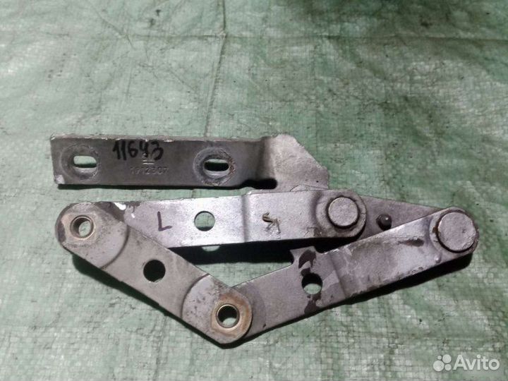 Петля капота левая Opel Omega A