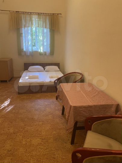 Комната 57 м² в 2-к., 1/2 эт.