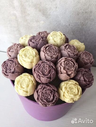 Букет из розочек и пионов