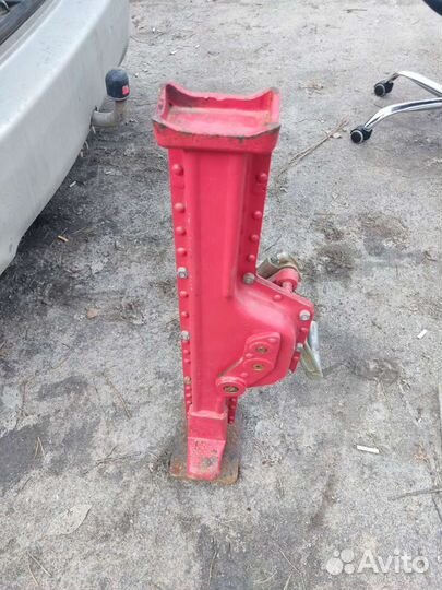 Домкрат реечный новый