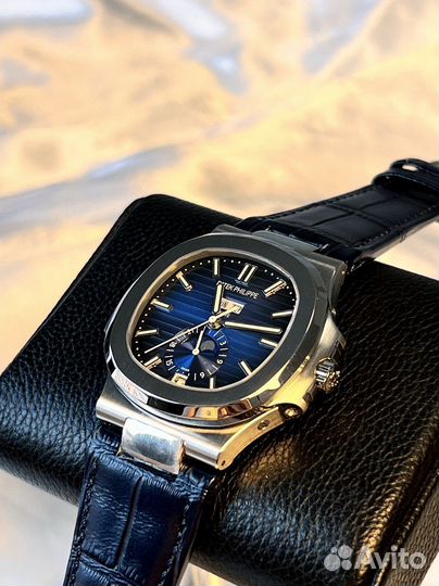 Часы Patek Philippe nautilus blue dial