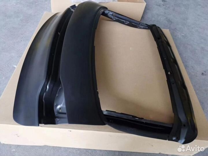 Задняя дверь и фары на Porsche Macan