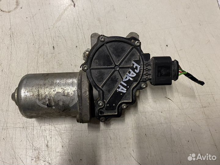 Моторчик стеклоочистителя передний Skoda Fabia