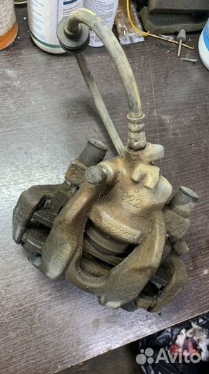 Суппорт тормозной передний левый renault Logan2