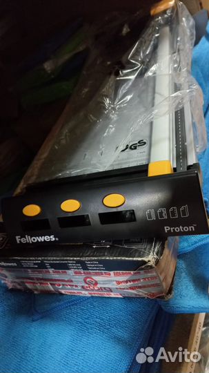 Дисковый резак для бумаги Fellowes Proton A3