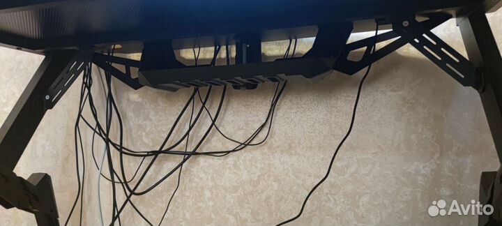 Компьютерный стол ZET gaming Force Armor 6K