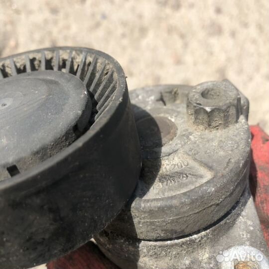 Натяжитель ремня Мерседес Спринтер 6112000370