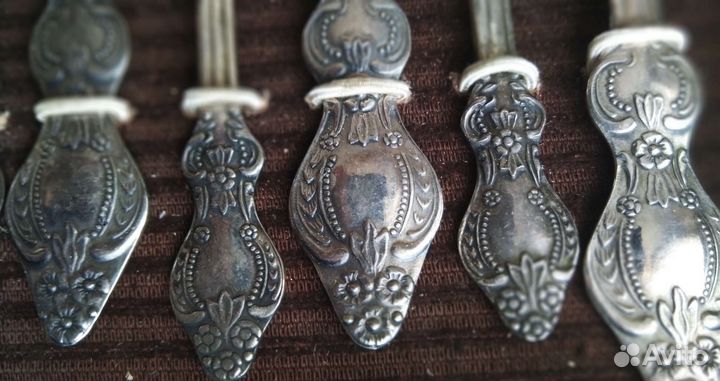 Наборы столовых приборов