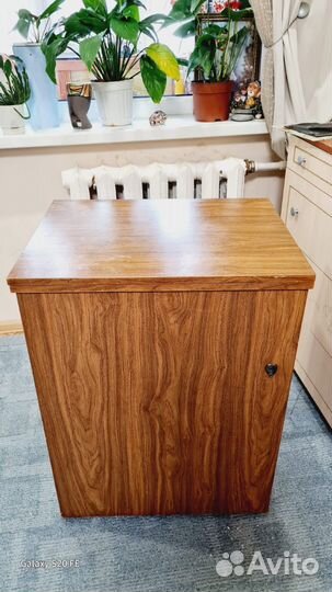 Швейная машина с электроприводом с педалью