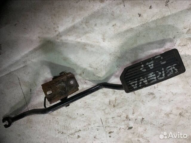 Педаль акселератора Nissan Serena