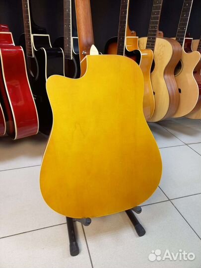 Акустическая гитара Новая