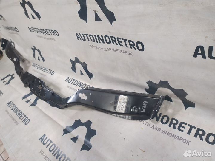 Панель перед. (верх. часть) Mercedes-Benz W124 84