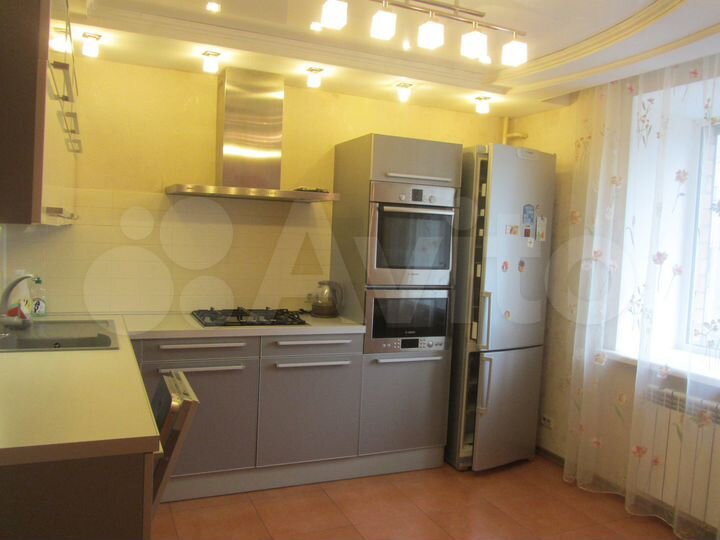 3-к. квартира, 95 м², 2/4 эт.