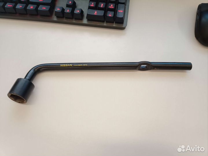 Nissan qashqai балонный ключ 21мм