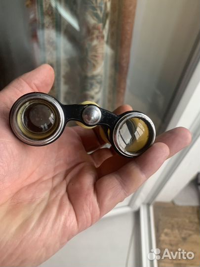 Театральный бинокль. Старинный