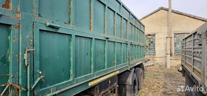 Полуприцеп-зерновоз