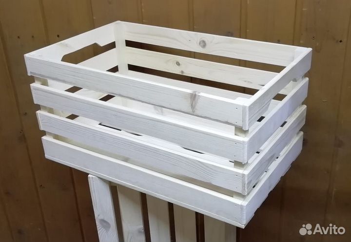 Деревянные ящики и кашпо