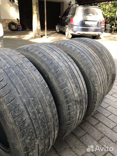 Goodyear EfficientGrip 235/60 R17