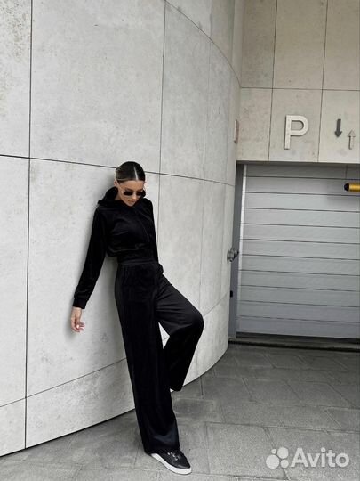 Костюм спортивный