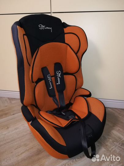 Автомобильное кресло