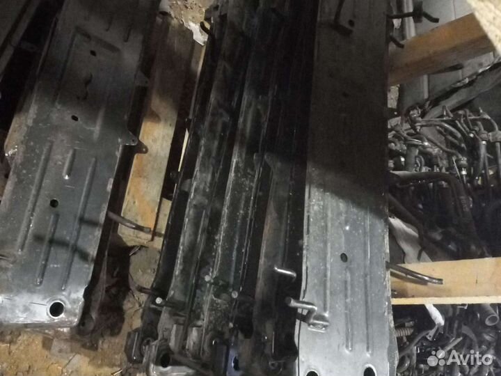 Suzuki grand vitara 3 траверса кпп