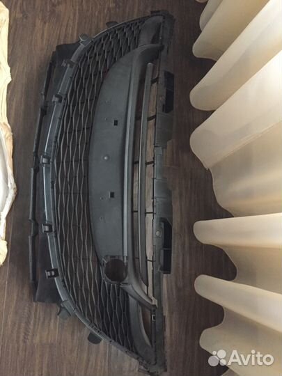 Продам решетку для радиатора, новую, оригинальную