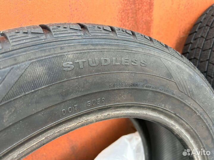 Dunlop Graspic DS3 215/60 R17
