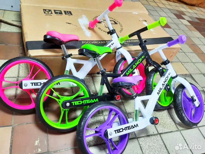 Легкий беговел Tech Team Milano 4.0