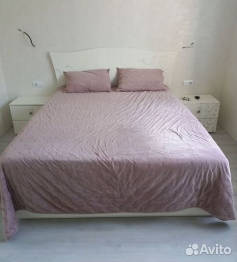 Покрывало на кровать 240 260 +2 наволочки