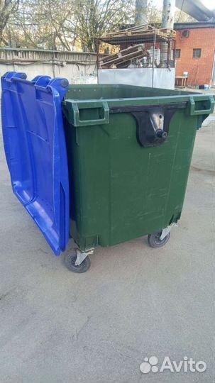 Мусорный контейнер пластиковый на колесах