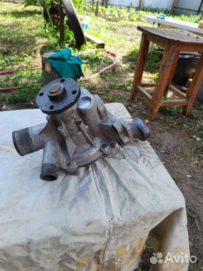 Помпа на Сааб 9000