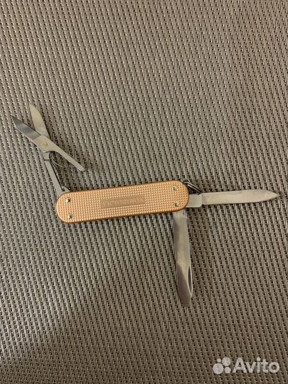 Victorinox Classic Alox