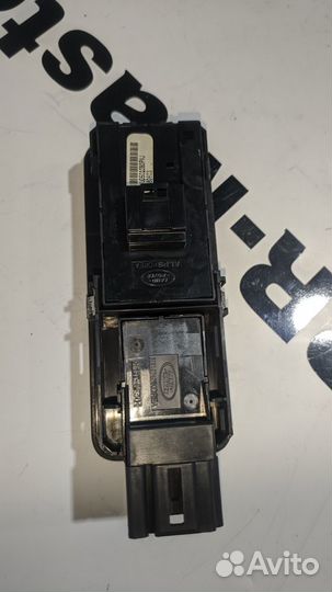 Кнопка стеклоподъёмника задняя Land Rover Disco3