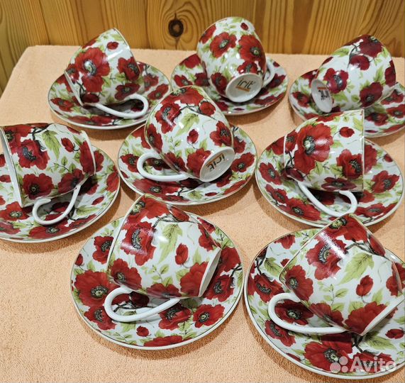 Посуда. Красные маки