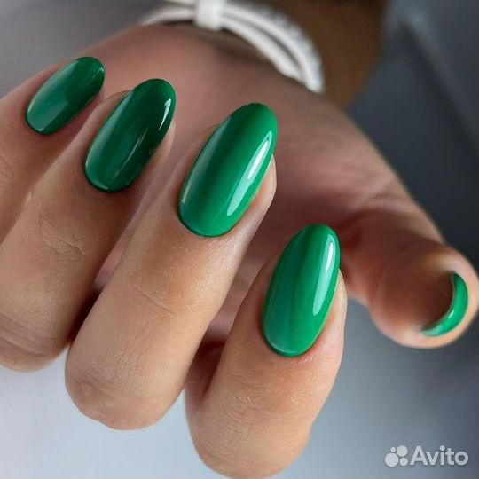 Модель на маникюр