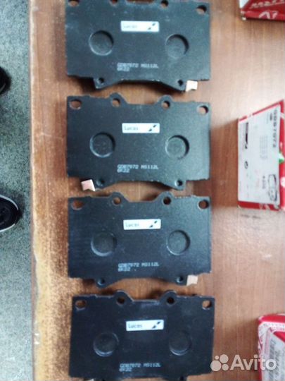 Тормозные колодки перед Toyota Land Cruiser 100