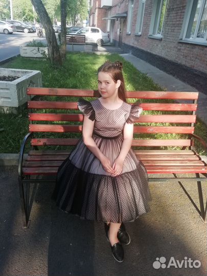 Продам платье на выпускной 152