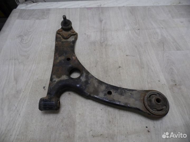 Emgrand EC7 Рычаг передний правый Geely emgrand EC