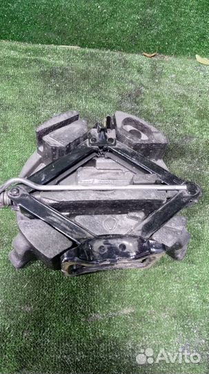 Домкрат Ford Focus