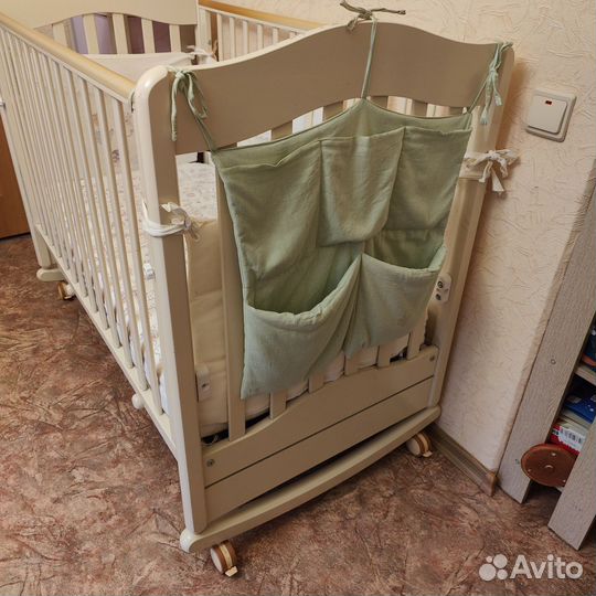 Кроватка детская с матрасом