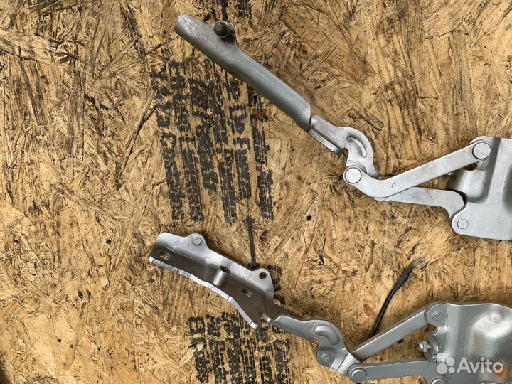 BMW x5 e70 петли капота