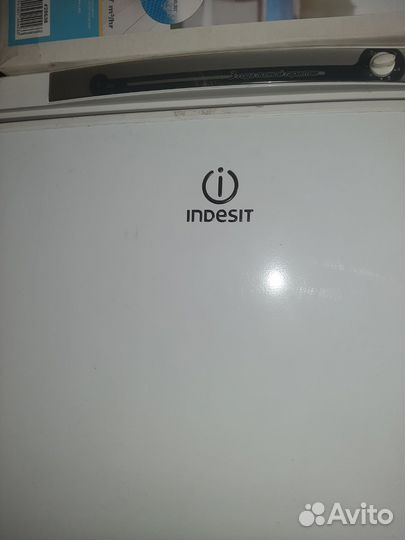 Продаю холодильник indesit