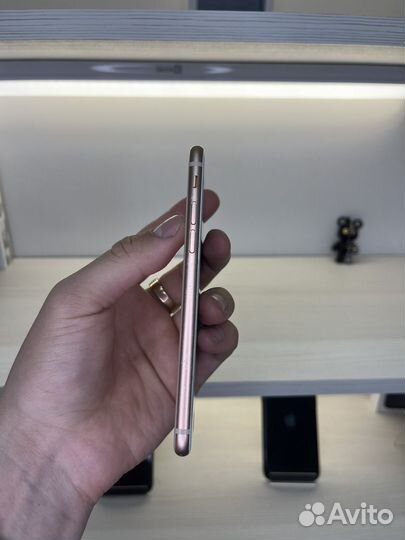 iPhone 8, 64 ГБ