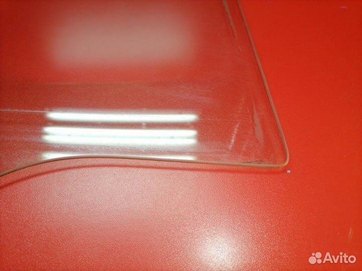 Стекло двери переднее правое Toyota Corolla