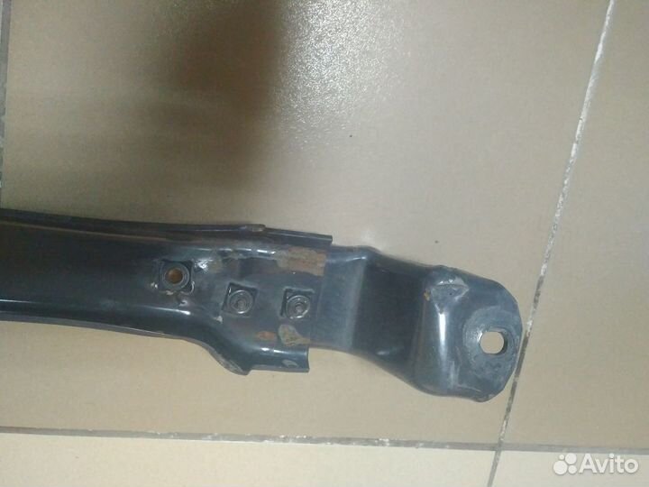 Scania 6 G-Serie Кронштейн сетки капота