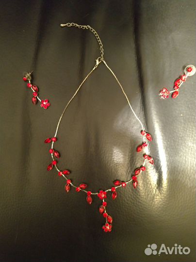 Колье и серьги бижутерия