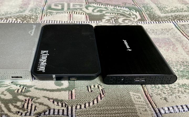 Контейнеры для жестких дисков